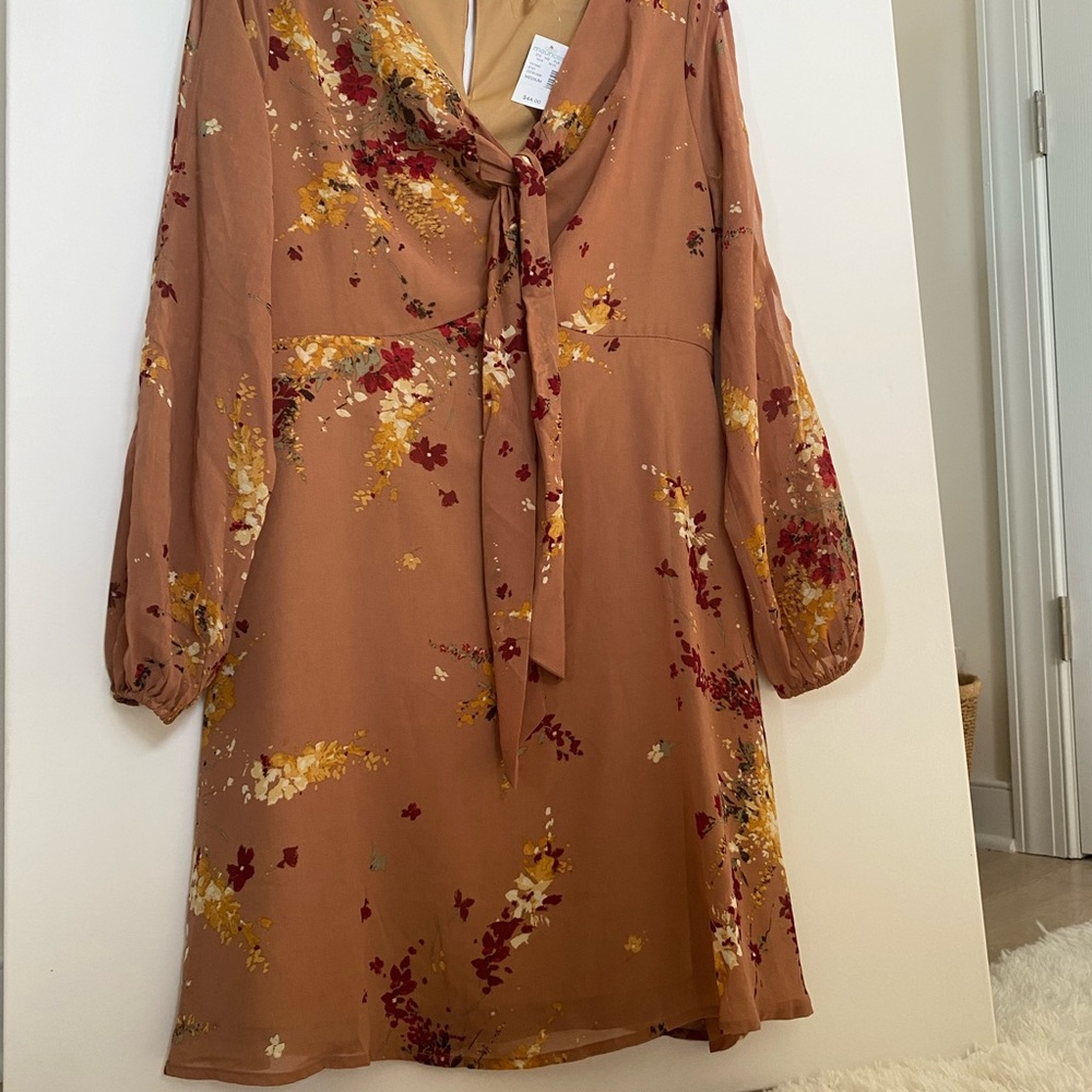 Maurice’s slit sleeve floral tie neck dress. Size Medium. - Picture 2 of 5